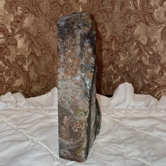 Vintage Natural Agate Geode with crystals.  Beautiful piece. - Picture 5 of 7